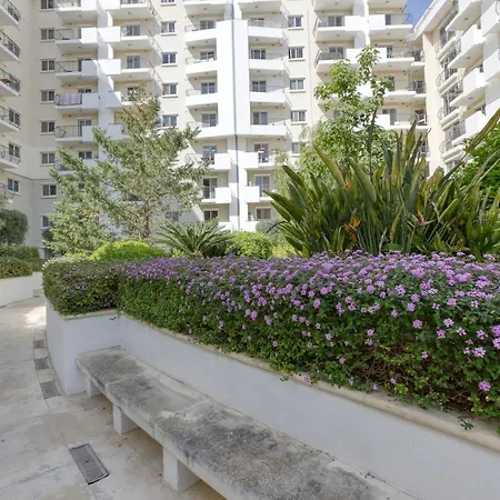 Comfortable 2br Apt With Large Sofa & Living By 360 Estates *